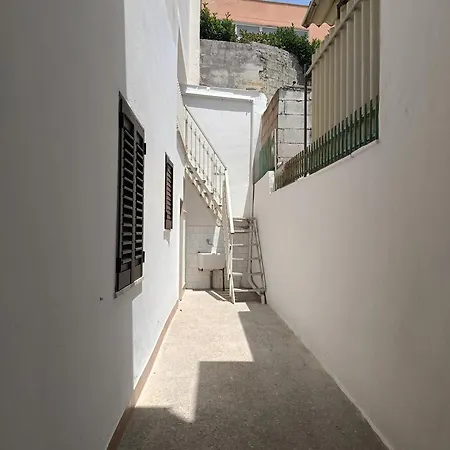 Casa Relax Castro Marina Apartment